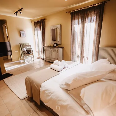 Grand * كالافريتا